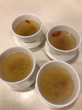 玉蜀黍のひげ根とクコの実のスープ