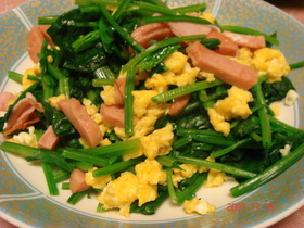 ほうれん草消費にも!信号サラダ