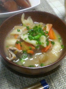 あったか**根菜たっぷりのだんご汁