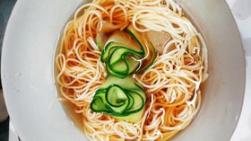 夏にぴったり!そうめん(ズッキーニ)