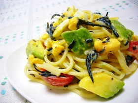 アボカドとひじきのサラダスパゲッティ