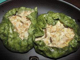 きれいな緑の☆よもぎ肉まん
