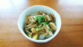 豚バラとなすの蒲焼丼