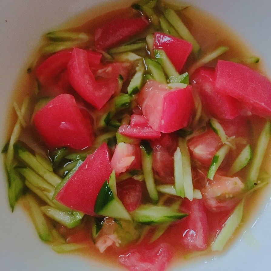 トマトときゅうりのサラダの画像