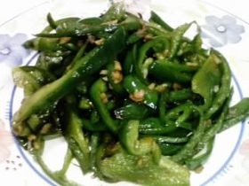 ピーマンとにんにくの炒め物♪