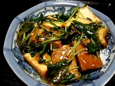 豆苗とニラと厚揚げのピリ辛中華炒めの写真
