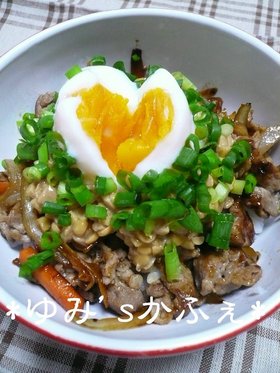 ガッツリ食べてね☆豚キム納豆丼☆温たま付