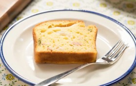 冷製アスパラポタージュdeケークサレ
