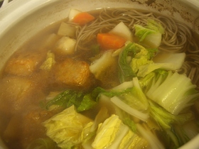 関西風お出汁!揚げ餅とお蕎麦が美味しい鍋