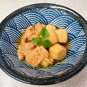 圧力鍋でやわらか♪サトイモと鶏肉の煮物