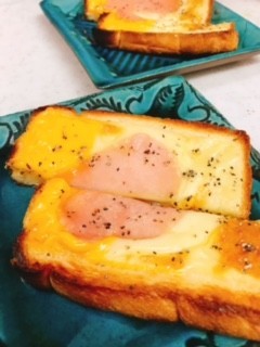 ハニーチーズトースト・生ハムのせの画像