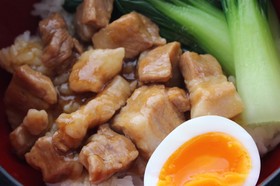 絶品ルーロー飯! 豚の角煮かけご飯