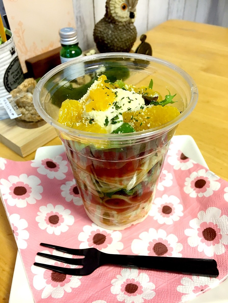 トマト&バジルとチーズソースの冷製パスタの画像