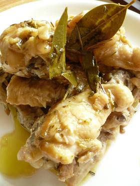 鶏手羽のレモン煮込み。