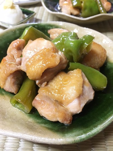 万願寺とうがらしと鶏肉のポン酢醤油炒めの写真