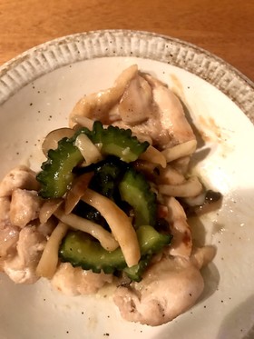 【男の料理】鶏肉とゴーヤとしめじ炒め!