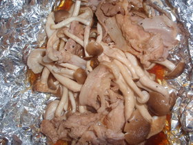 豚肉ときのこのホイル焼き