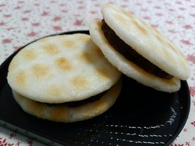 ソフトサラダ煎餅のあんこサンド☆揚最中風