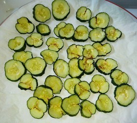 レンジでキュウリの乾燥野菜