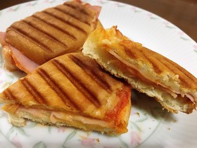 コストコディナーロールでパニーニサンド♡