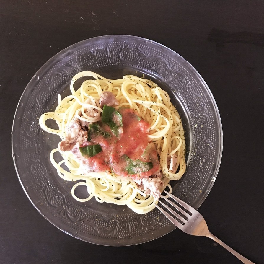 豚肉の冷製パスタ〜バジルとトマトのソースの画像
