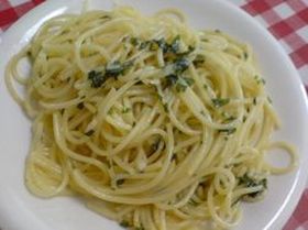 フレッシュバジルのオイルパスタ