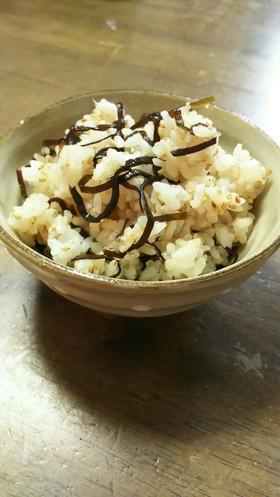 お弁当におにぎりに♪しそこんぶの混ぜご飯
