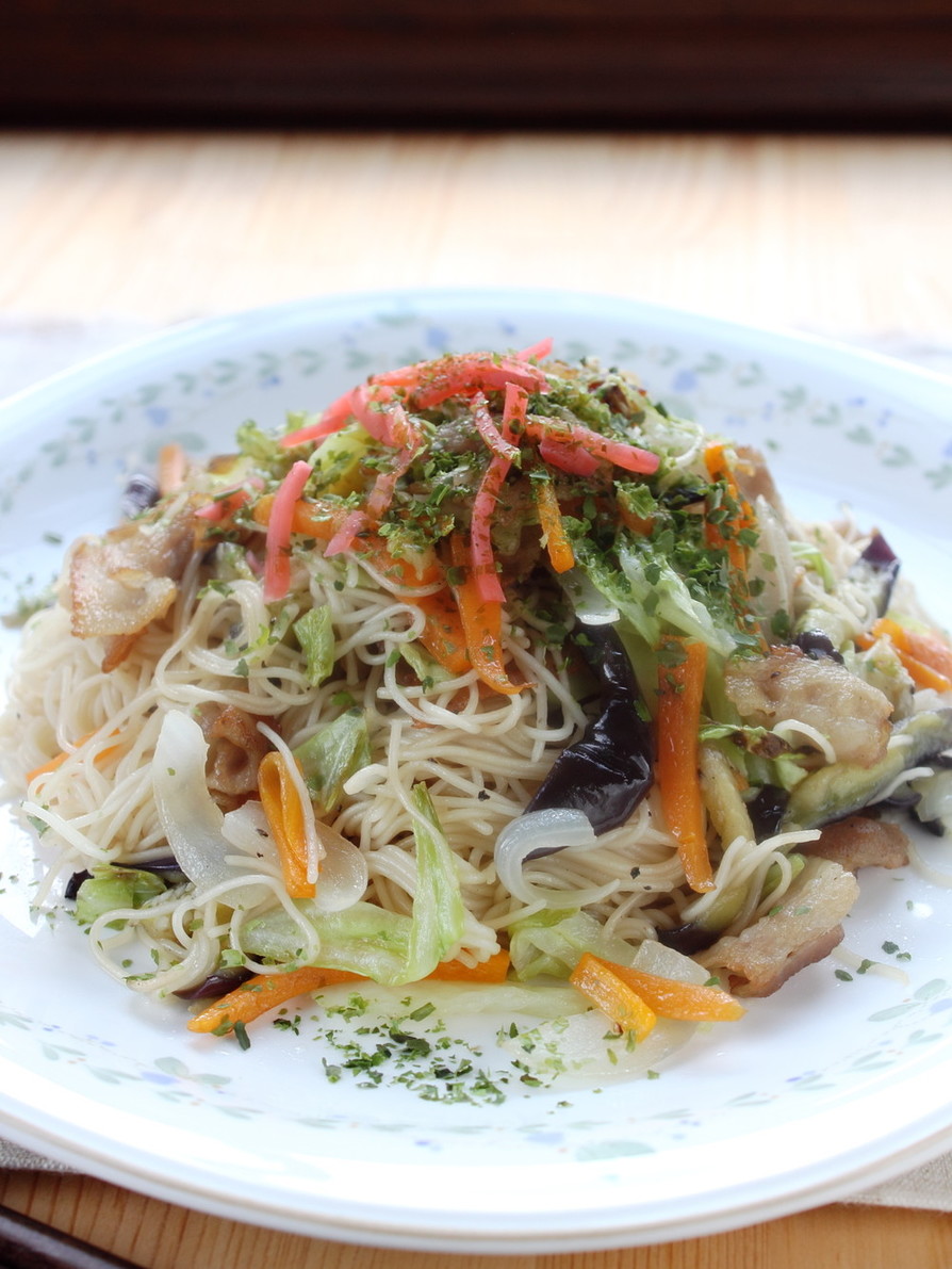 オイスターソースで☆野菜たっぷり焼き素麺の画像