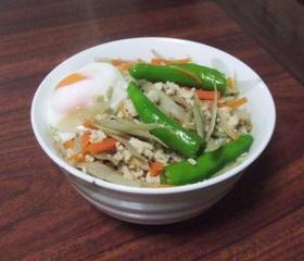 温玉とろ~り鶏ごぼう丼