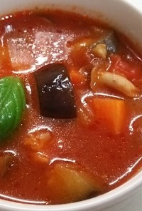 夏バテ予防に！トマトベースの夏野菜スープ