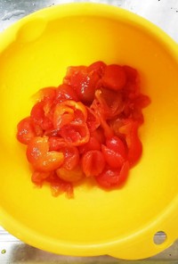 ミニトマトの皮と種を簡単に取る方法