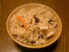 「つゆの素」で簡単炊き込みご飯