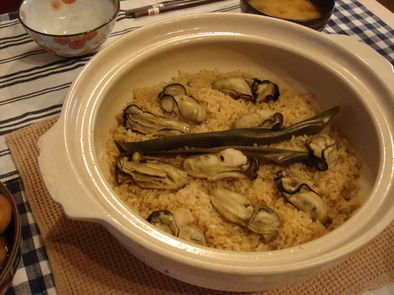 美味！牡蠣の土鍋ごはんの写真