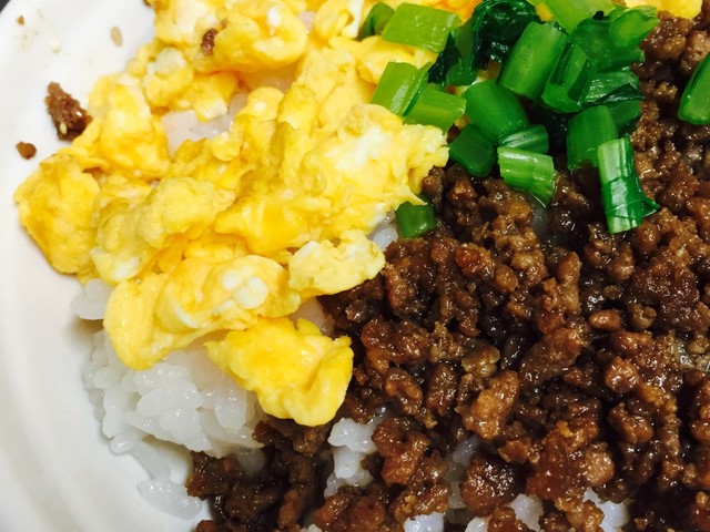 がっつり合挽きそぼろ丼 ランチお弁当に レシピ 作り方 By Akane 茜 クックパッド がっつり合挽きそぼろ丼 ランチお弁当に レシピ 作り方 By Akane 茜 クックパッド