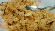 塩昆布と卵のチャーハンの写真