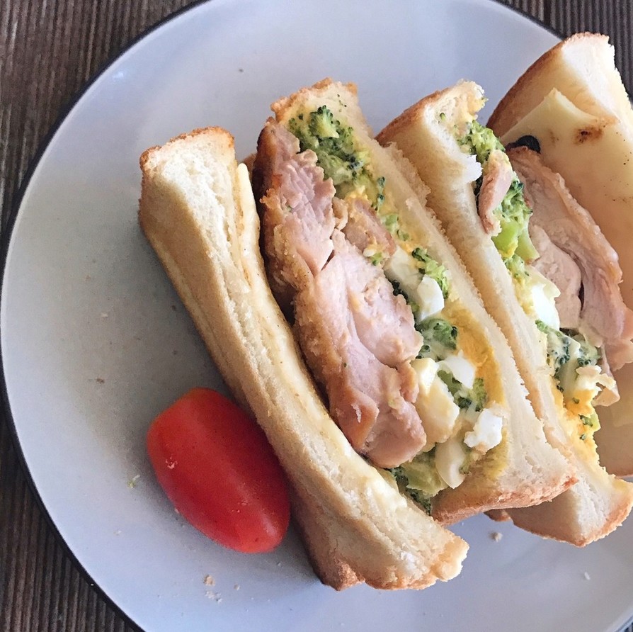 サンドイッチ簡単チキンとブロッコリーの画像
