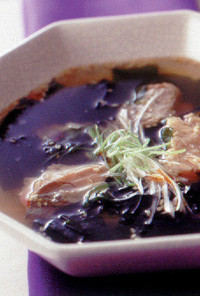 鮭とわかめの韓国風スープ