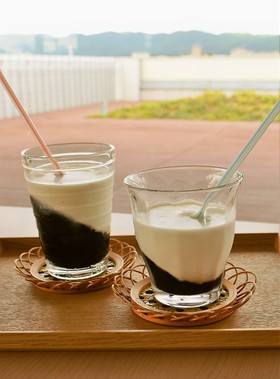ぷるぷる寒天ドリンク黒みつコーヒー牛乳