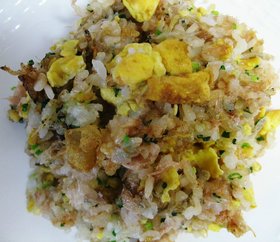 鰹削り節が主役のやきめし