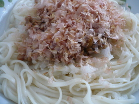 フライパンで★おろし納豆エノキ釜揚うどん