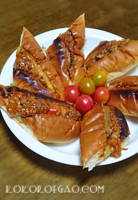 茄子とトマトのホットドック