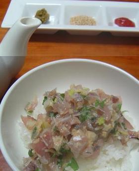 アジのたたきのだし茶漬け(なめろう丼)