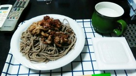 簡単 男の冷やし肉そば、もどき!!(笑)