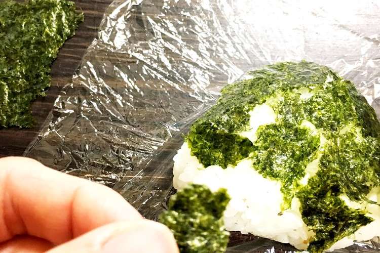 幼児おにぎりの海苔 鰹節 塩昆布 レシピ 作り方 By 百人乗っても大丈夫 クックパッド 簡単おいしいみんなのレシピが356万品