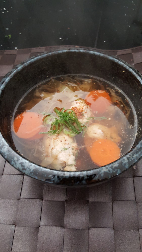 寒い日に是非！鶏ミンチ入り野菜スープの画像