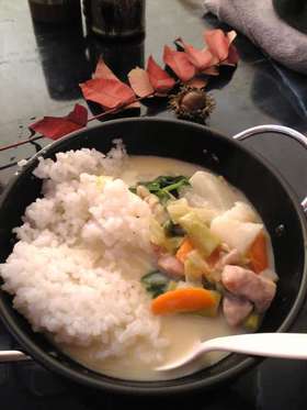 余ったシチューでシチュー丼♪