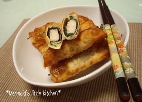 鶏肉、チーズ、しその葉の餃子の皮巻き