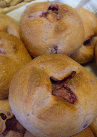 紫芋パンのアンパン･･イーストのパン