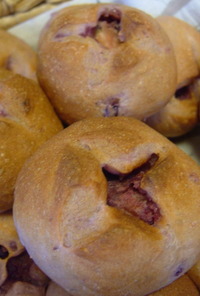 紫芋パンのアンパン･･イーストのパン