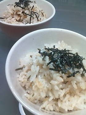塩昆布と桜えびの炊き込みご飯
